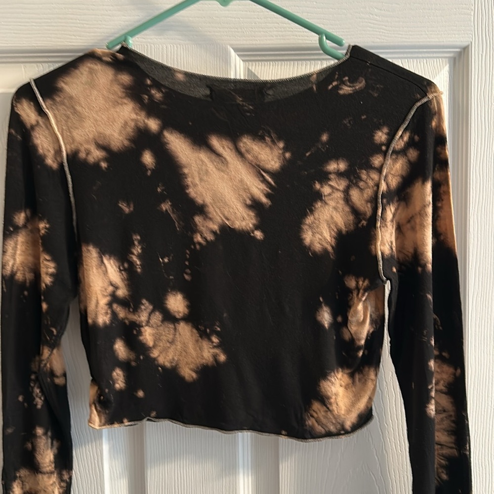 Trendy Black and Tan Tie-Dye Crop Top - Picture 3 of 3